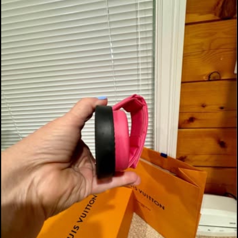 Louis Vuitton Black Rubber Sole Slide - Picture 8 of 17